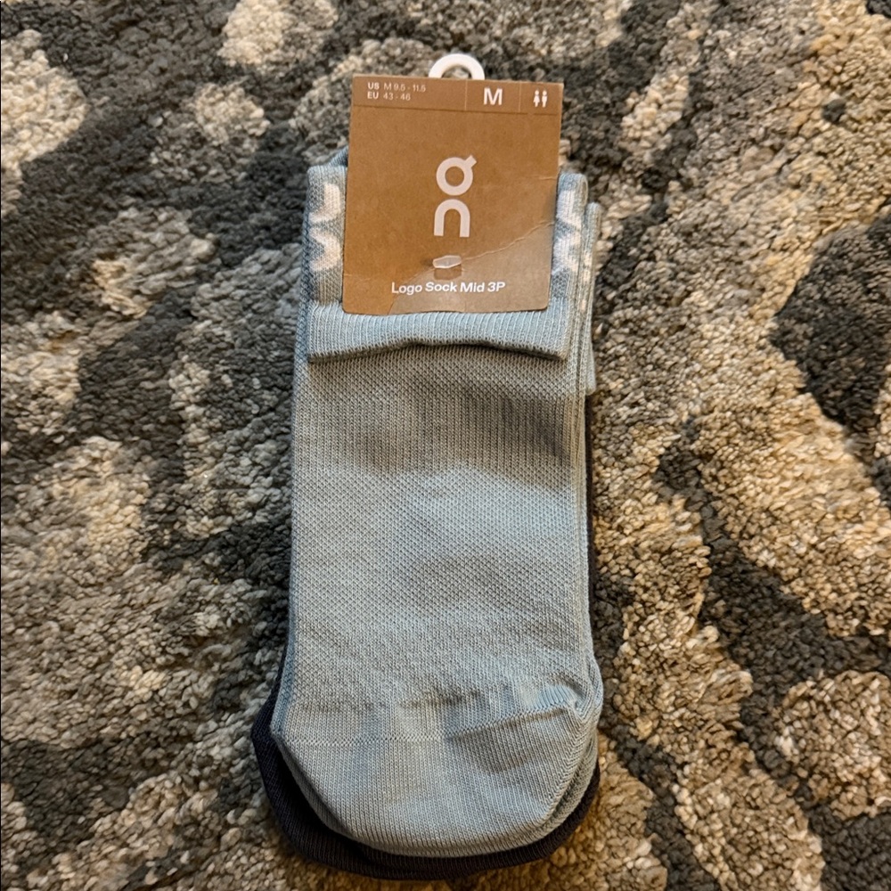On Running Men's Light Blue and Dark Gray Socks